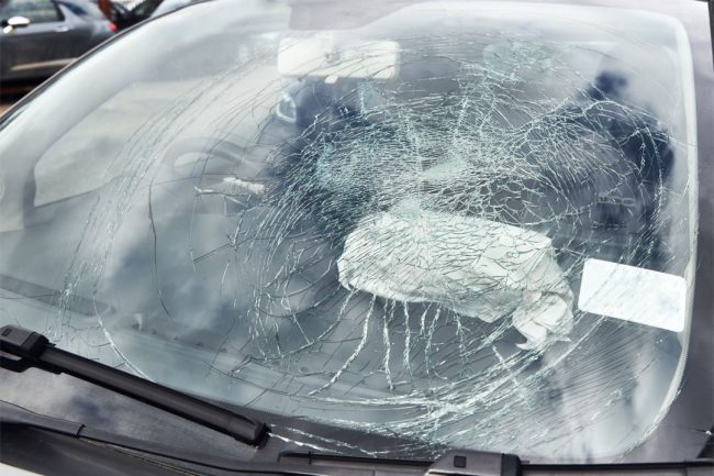 repair-or-replace-a-windshield