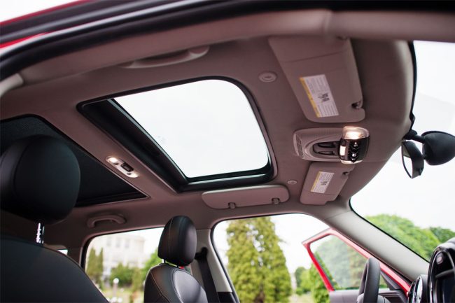 sunroof-or-moon-roof